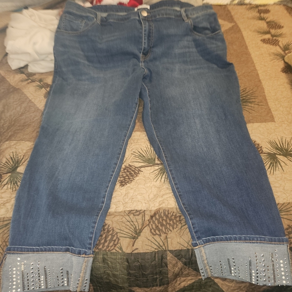 Lane bryant size 24 studded capris
